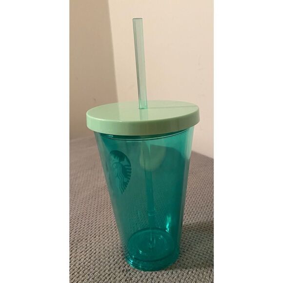 STARBUCKS Green St.Patricks Day 16fl oz Green 2016 Tumbler with Straw - Picture 3 of 4